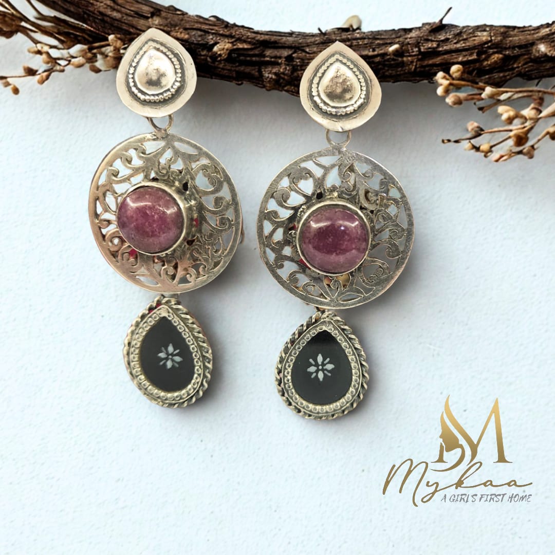 "SAACHI" Purple & Black Danglers