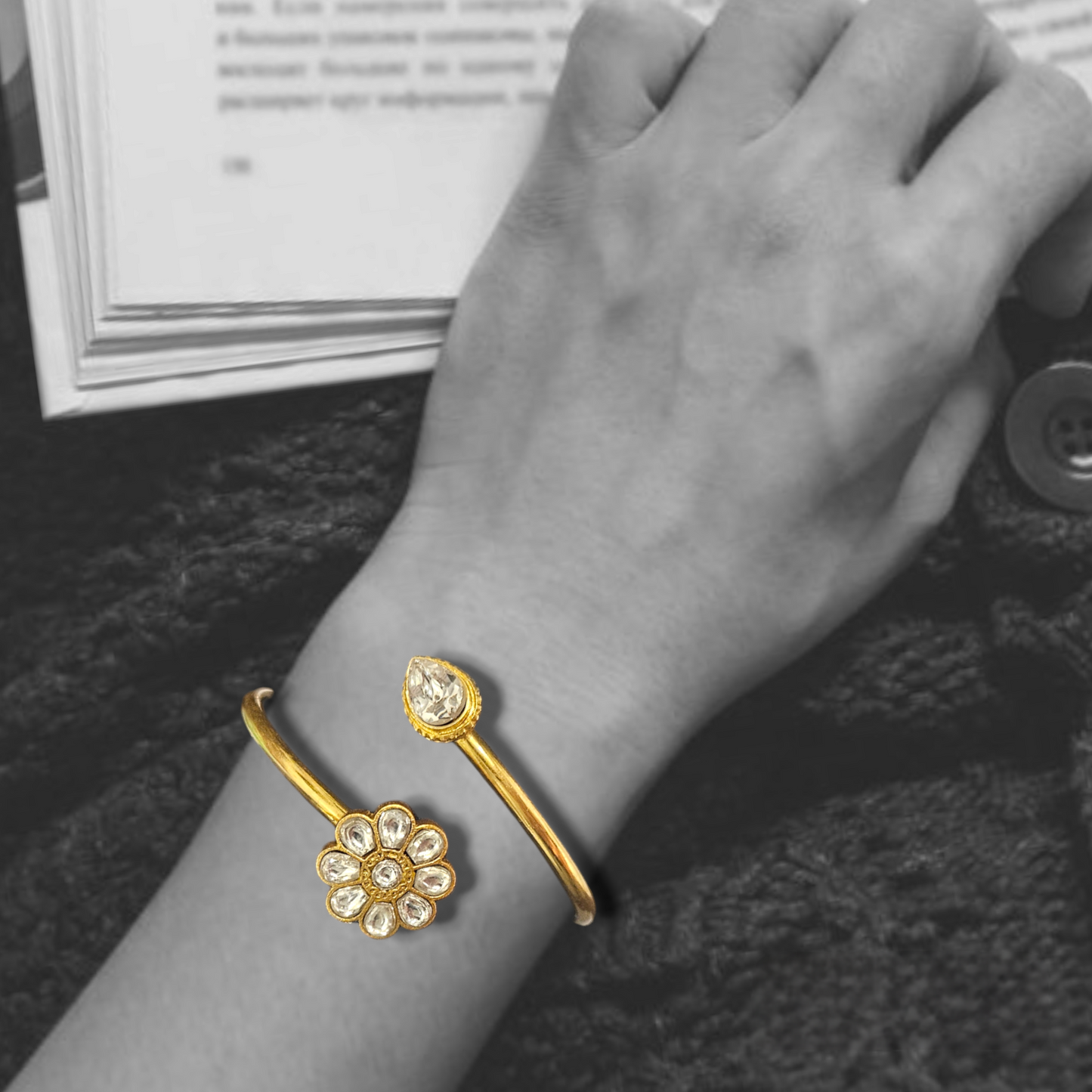 'PALOMA' Openable Bangle