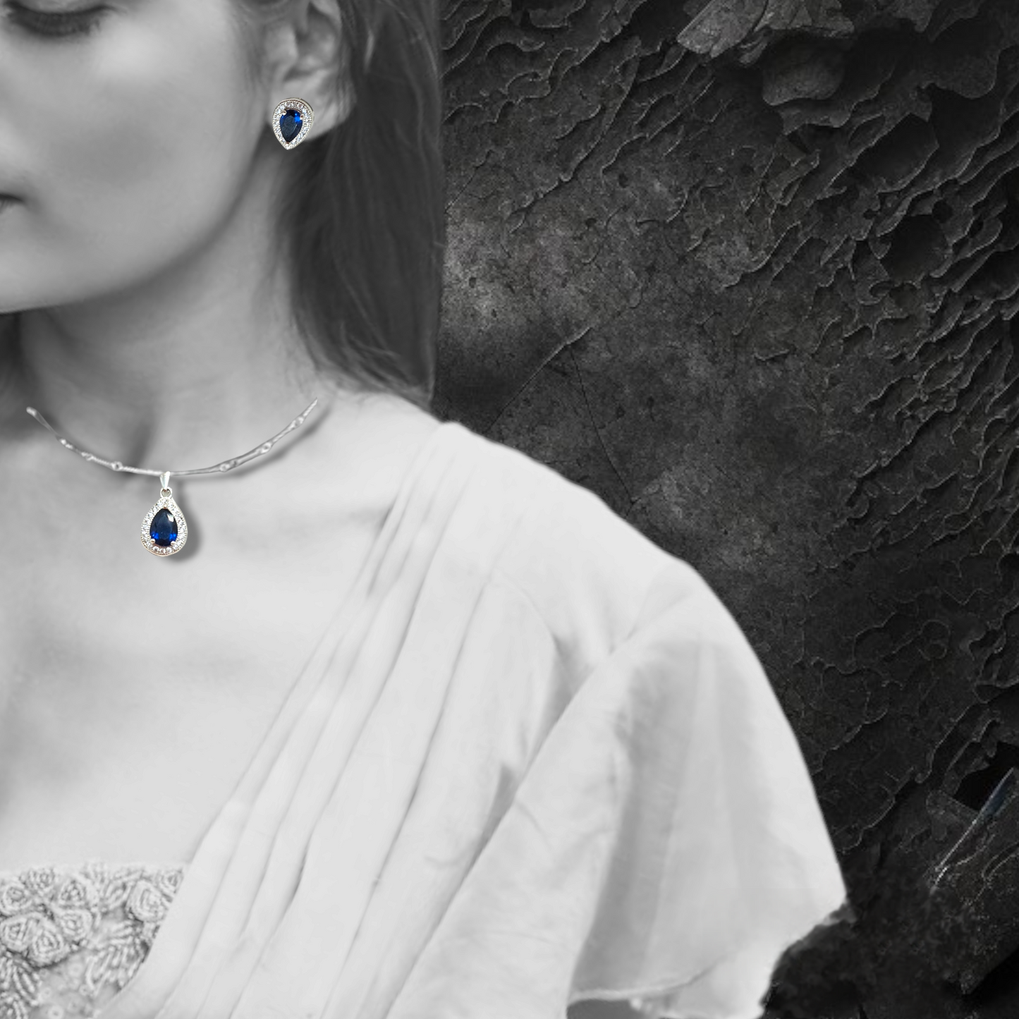 'DIYA' Pendant Set