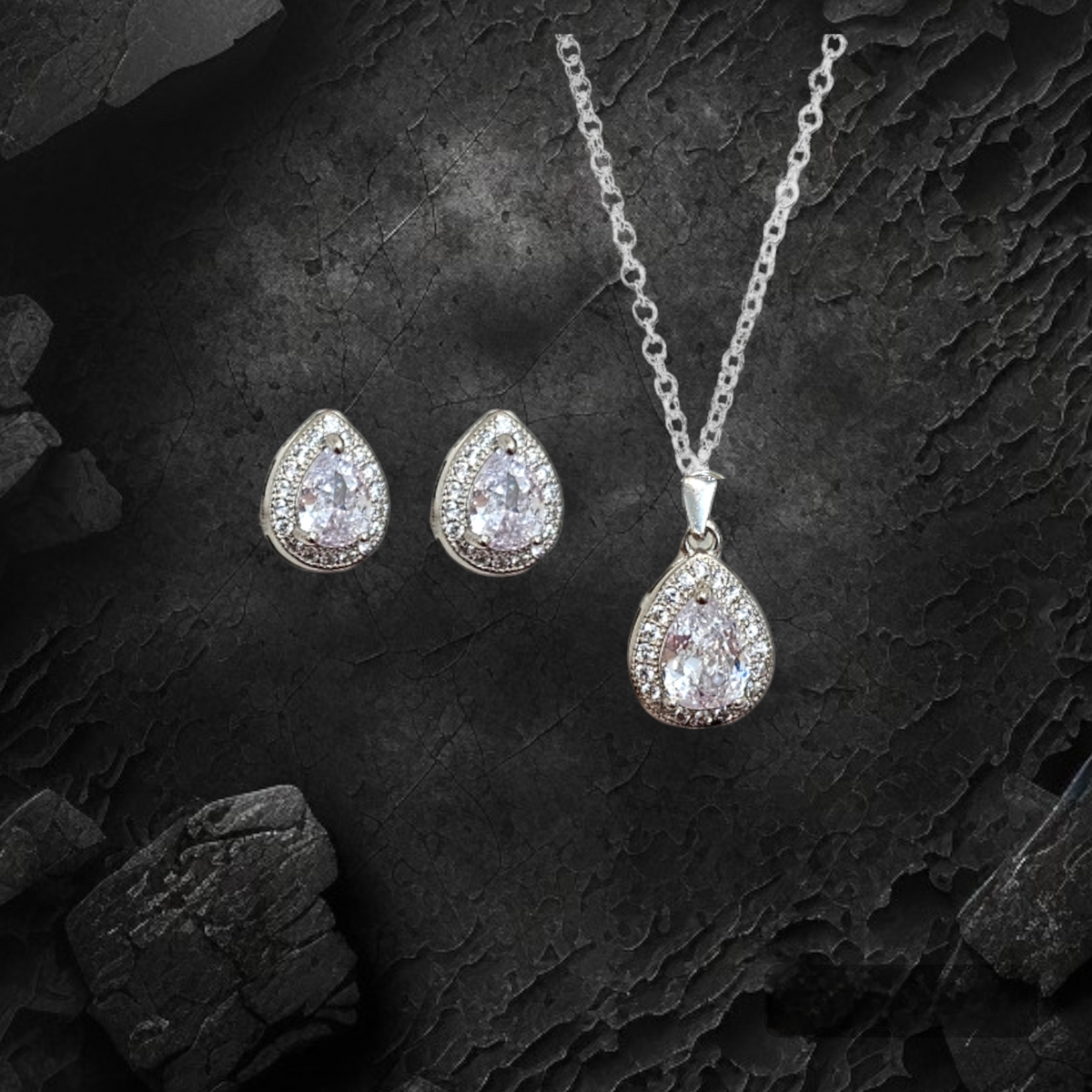 'PAAKHI' Pendant Set