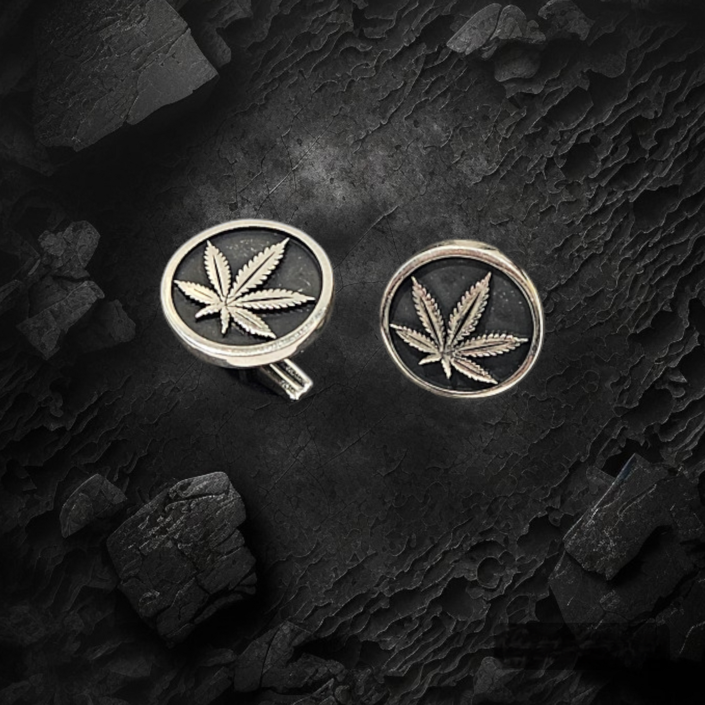 'SATIVA LEAF' Cufflinks